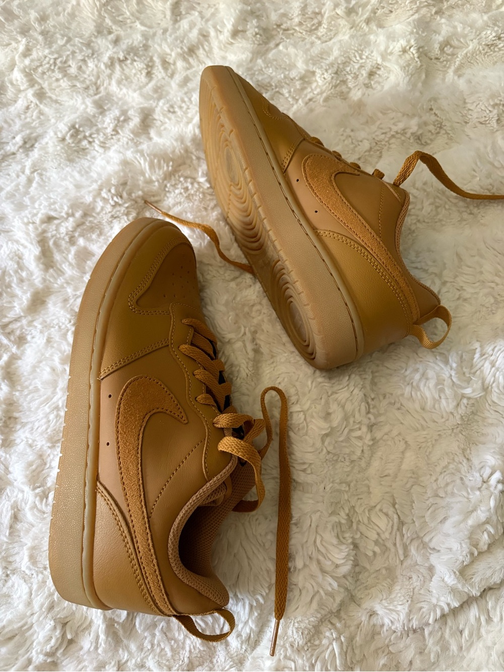 Nike Court Vision Low in Wheat 5.5Y / W Size 7